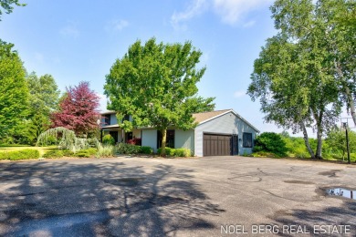 This beautifully remodeled 3 bedroom, 2 1/2 bath home sits on on Terra Verde Golf Course in Michigan - for sale on GolfHomes.com, golf home, golf lot