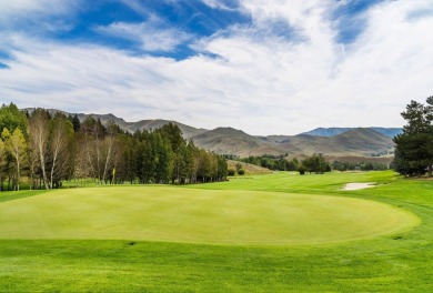 Elkhorn Springs Penthouse with 4BR, 4.5 baths, TV area, great on Elkhorn Golf Club in Idaho - for sale on GolfHomes.com, golf home, golf lot