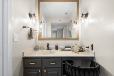 Updated 2-story loft-style penthouse located in a beautifully on Norwich Golf Course in Connecticut - for sale on GolfHomes.com, golf home, golf lot