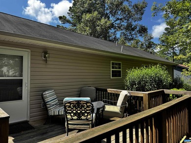 Bright & Cozy One-Level Home in Lake Monticello Discover easy on Lake Monticello Golf Course in Virginia - for sale on GolfHomes.com, golf home, golf lot