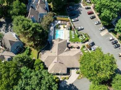 Updated 2-story loft-style penthouse located in a beautifully on Norwich Golf Course in Connecticut - for sale on GolfHomes.com, golf home, golf lot