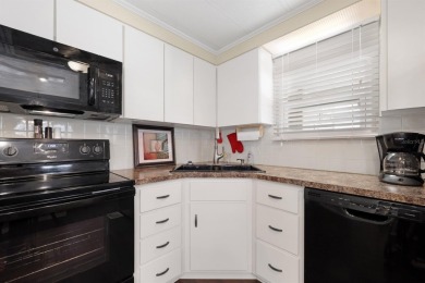 Super Cute Move-In Ready Home in Golfing Community!  Welcome to on Maple Leaf Golf and Country Club in Florida - for sale on GolfHomes.com, golf home, golf lot