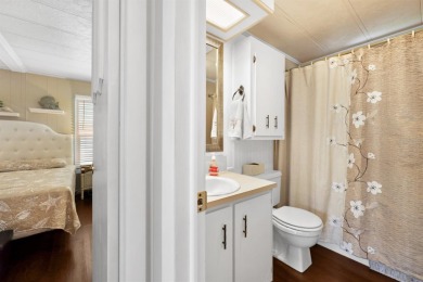 Super Cute Move-In Ready Home in Golfing Community!  Welcome to on Maple Leaf Golf and Country Club in Florida - for sale on GolfHomes.com, golf home, golf lot