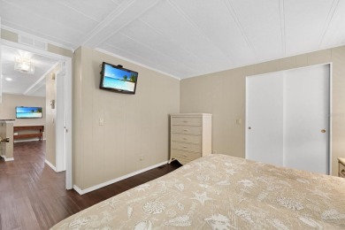 Super Cute Move-In Ready Home in Golfing Community!  Welcome to on Maple Leaf Golf and Country Club in Florida - for sale on GolfHomes.com, golf home, golf lot