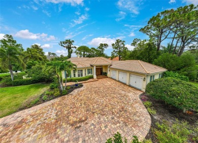 **NEWER CONSTRUCTION (2014) -- IMPRESSIVE, CUSTOM *COURTYARD on The Oaks Club in Florida - for sale on GolfHomes.com, golf home, golf lot