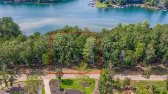 Gradual sloped homesite with NW views, .75 acres and 174 feet of on The Reserve At Lake Keowee in South Carolina - for sale on GolfHomes.com, golf home, golf lot