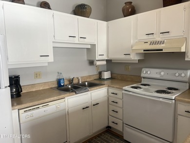 Fully furnished 2 bedroom 2 bath one level condo is in excellent on Druid Hills Golf Club in Tennessee - for sale on GolfHomes.com, golf home, golf lot