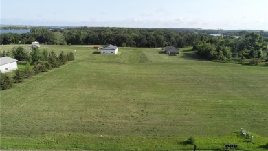 Looking for a great location close to outdoor activities and fun on Tipsinah Mounds Golf Course in Minnesota - for sale on GolfHomes.com, golf home, golf lot