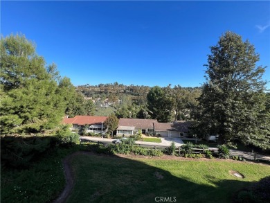 End unit, 3-bedroom, 2-bathroom Villa Puerta, boasting mountain on Leisure Village Par 3 Golf Course in California - for sale on GolfHomes.com, golf home, golf lot