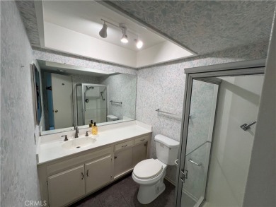 End unit, 3-bedroom, 2-bathroom Villa Puerta, boasting mountain on Leisure Village Par 3 Golf Course in California - for sale on GolfHomes.com, golf home, golf lot