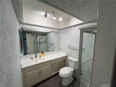 End unit, 3-bedroom, 2-bathroom Villa Puerta, boasting mountain on Leisure Village Par 3 Golf Course in California - for sale on GolfHomes.com, golf home, golf lot
