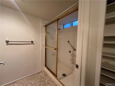 End unit, 3-bedroom, 2-bathroom Villa Puerta, boasting mountain on Leisure Village Par 3 Golf Course in California - for sale on GolfHomes.com, golf home, golf lot