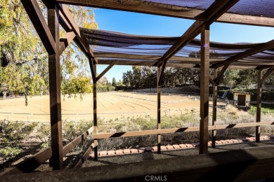 End unit, 3-bedroom, 2-bathroom Villa Puerta, boasting mountain on Leisure Village Par 3 Golf Course in California - for sale on GolfHomes.com, golf home, golf lot