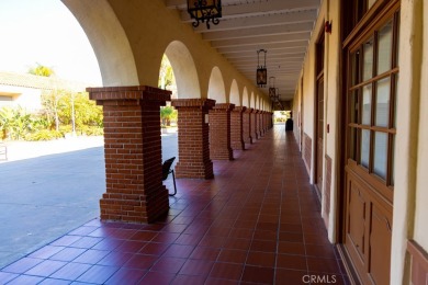 End unit, 3-bedroom, 2-bathroom Villa Puerta, boasting mountain on Leisure Village Par 3 Golf Course in California - for sale on GolfHomes.com, golf home, golf lot