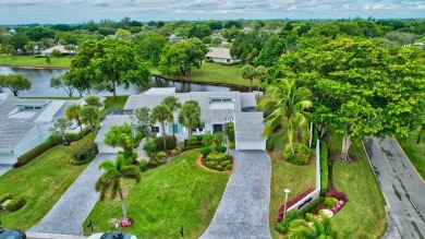 Charming and tastefully furnished 3-bedroom (2 bedrooms plus on Hunters Run Golf and Country Club in Florida - for sale on GolfHomes.com, golf home, golf lot