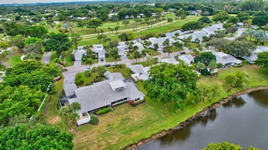 Charming and tastefully furnished 3-bedroom (2 bedrooms plus on Hunters Run Golf and Country Club in Florida - for sale on GolfHomes.com, golf home, golf lot