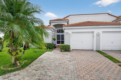 Come take a look at this great all age villa located in on  in Florida - for sale on GolfHomes.com, golf home, golf lot