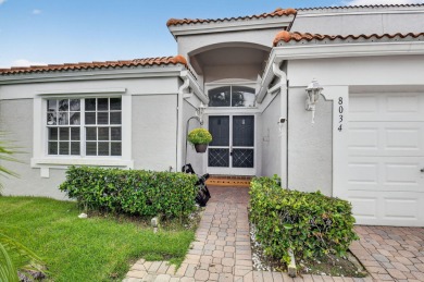 Come take a look at this great all age villa located in on  in Florida - for sale on GolfHomes.com, golf home, golf lot