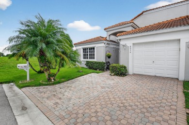 Come take a look at this great all age villa located in on  in Florida - for sale on GolfHomes.com, golf home, golf lot
