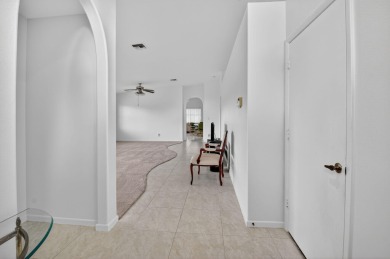 Come take a look at this great all age villa located in on  in Florida - for sale on GolfHomes.com, golf home, golf lot