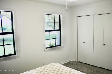 COMPLETELY REMODELED!!! FURNITURE STAYS!!! This beautiful on Deer Creek Golf Course in Tennessee - for sale on GolfHomes.com, golf home, golf lot