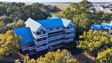 Updated and well-maintained 2-bedroom, 2-bath condo overlooking on The Seabrook Island Club in South Carolina - for sale on GolfHomes.com, golf home, golf lot