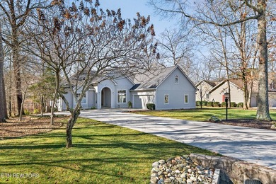 FAIRFIELD GLADE RESORT LUXURY GOLF COURSE LIVING ON THE BRAE! on Heatherhurst Golf Course in Tennessee - for sale on GolfHomes.com, golf home, golf lot
