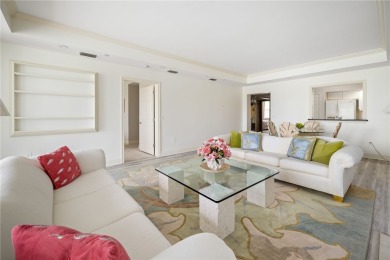 Beautiful FULLY FURNISHED 2/2 condo w/office. Ground floor (no on Oak Harbor Country Club in Florida - for sale on GolfHomes.com, golf home, golf lot