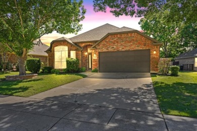 Welcome to this charming 4 bed, 2 bath home in the heart of on Oakmont Country Club in Texas - for sale on GolfHomes.com, golf home, golf lot