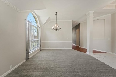 Welcome to this charming 4 bed, 2 bath home in the heart of on Oakmont Country Club in Texas - for sale on GolfHomes.com, golf home, golf lot