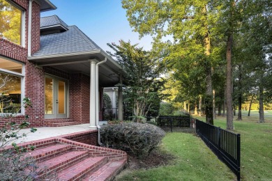 Welcome to 47 Quercus Circle, a stunning home that offers the on Chenal Country Club - Bear Den Mountain in Arkansas - for sale on GolfHomes.com, golf home, golf lot