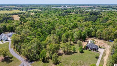Looking to build your dream home on a large 9.47 +/- lot while on Benton Golf and Country Club in Kentucky - for sale on GolfHomes.com, golf home, golf lot