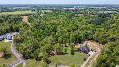 Looking to build your dream home on a large 9.47 +/- lot while on Benton Golf and Country Club in Kentucky - for sale on GolfHomes.com, golf home, golf lot