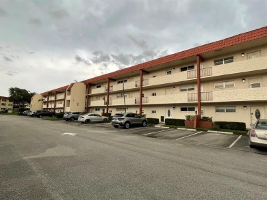 Well maintained updated 2/2 55+ condo, first floor with serene on Hollybrook Golf and Tennis Club  in Florida - for sale on GolfHomes.com, golf home, golf lot