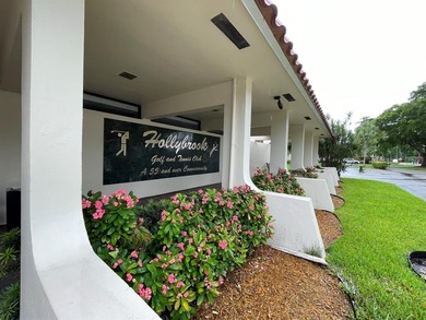 Well maintained updated 2/2 55+ condo, first floor with serene on Hollybrook Golf and Tennis Club  in Florida - for sale on GolfHomes.com, golf home, golf lot