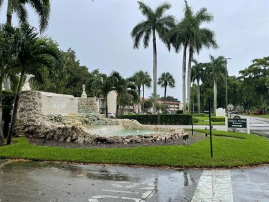 Well maintained updated 2/2 55+ condo, first floor with serene on Hollybrook Golf and Tennis Club  in Florida - for sale on GolfHomes.com, golf home, golf lot