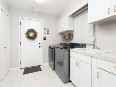 Beautiful 3 bedroom , 2.5 bath, 2-Story Townhome in Highly on Briar Ridge Country Club in Indiana - for sale on GolfHomes.com, golf home, golf lot