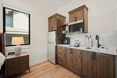 Don't miss this turnkey opportunity to own a beautifully on Sunriver Caldera Springs Golf Course in Oregon - for sale on GolfHomes.com, golf home, golf lot