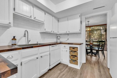 Welcome to this beautifully updated condominium located in the on Little Turtle Golf Club in Ohio - for sale on GolfHomes.com, golf home, golf lot