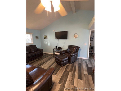 Great opportunity for some mailbox money without a big on The Oaks Golf Course in Missouri - for sale on GolfHomes.com, golf home, golf lot