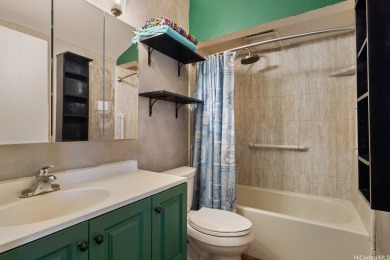 Come feel right at home in this pet friendly 3 bed 2 bath home on Pearl Country Club in Hawaii - for sale on GolfHomes.com, golf home, golf lot