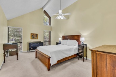 Welcome to this beautifully updated condominium located in the on Little Turtle Golf Club in Ohio - for sale on GolfHomes.com, golf home, golf lot