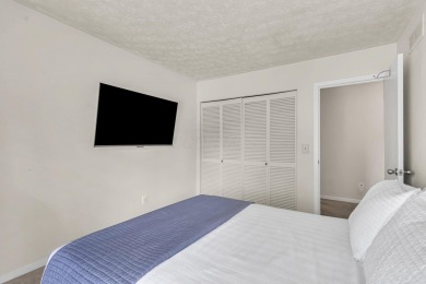 Welcome to this beautifully updated condominium located in the on Little Turtle Golf Club in Ohio - for sale on GolfHomes.com, golf home, golf lot