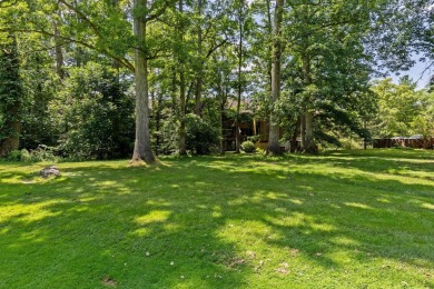 Welcome to this beautifully updated condominium located in the on Little Turtle Golf Club in Ohio - for sale on GolfHomes.com, golf home, golf lot