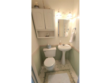 1996 MOBILE HOME IN ACTIVE 55+ COMMUNITY. FURNISHED one bedroom on River Run Golf Links in Florida - for sale on GolfHomes.com, golf home, golf lot