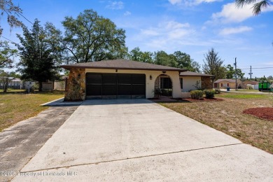 Welcome home to this charming and METICULOUSLY maintained on Oak Hills Country Club in Florida - for sale on GolfHomes.com, golf home, golf lot