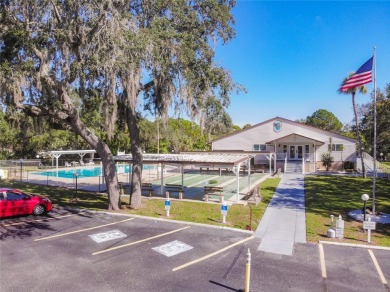 1996 MOBILE HOME IN ACTIVE 55+ COMMUNITY. FURNISHED one bedroom on River Run Golf Links in Florida - for sale on GolfHomes.com, golf home, golf lot
