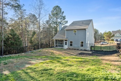 You'll be impressed by this beautiful, move-in ready home in the on Edgewater Golf Club in South Carolina - for sale on GolfHomes.com, golf home, golf lot
