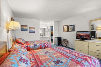 Location, Lifestyle & Convenience! Welcome to Tan-Tar-A Estates on The Oaks Golf Course in Missouri - for sale on GolfHomes.com, golf home, golf lot