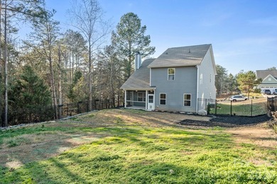 You'll be impressed by this beautiful, move-in ready home in the on Edgewater Golf Club in South Carolina - for sale on GolfHomes.com, golf home, golf lot